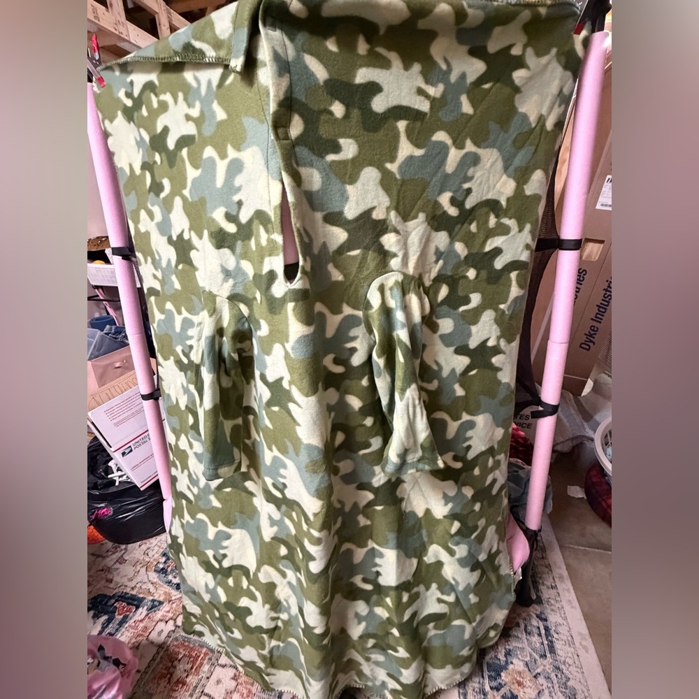 Camouflage wearable Blanket